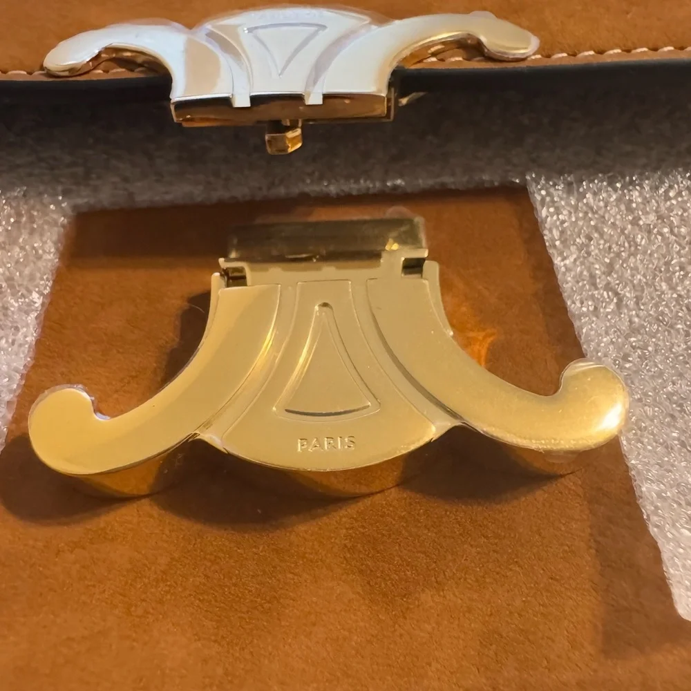 Celine Teen Triomphe Crossbody Bag in nabuck. Camel color - Picture 4 of 13